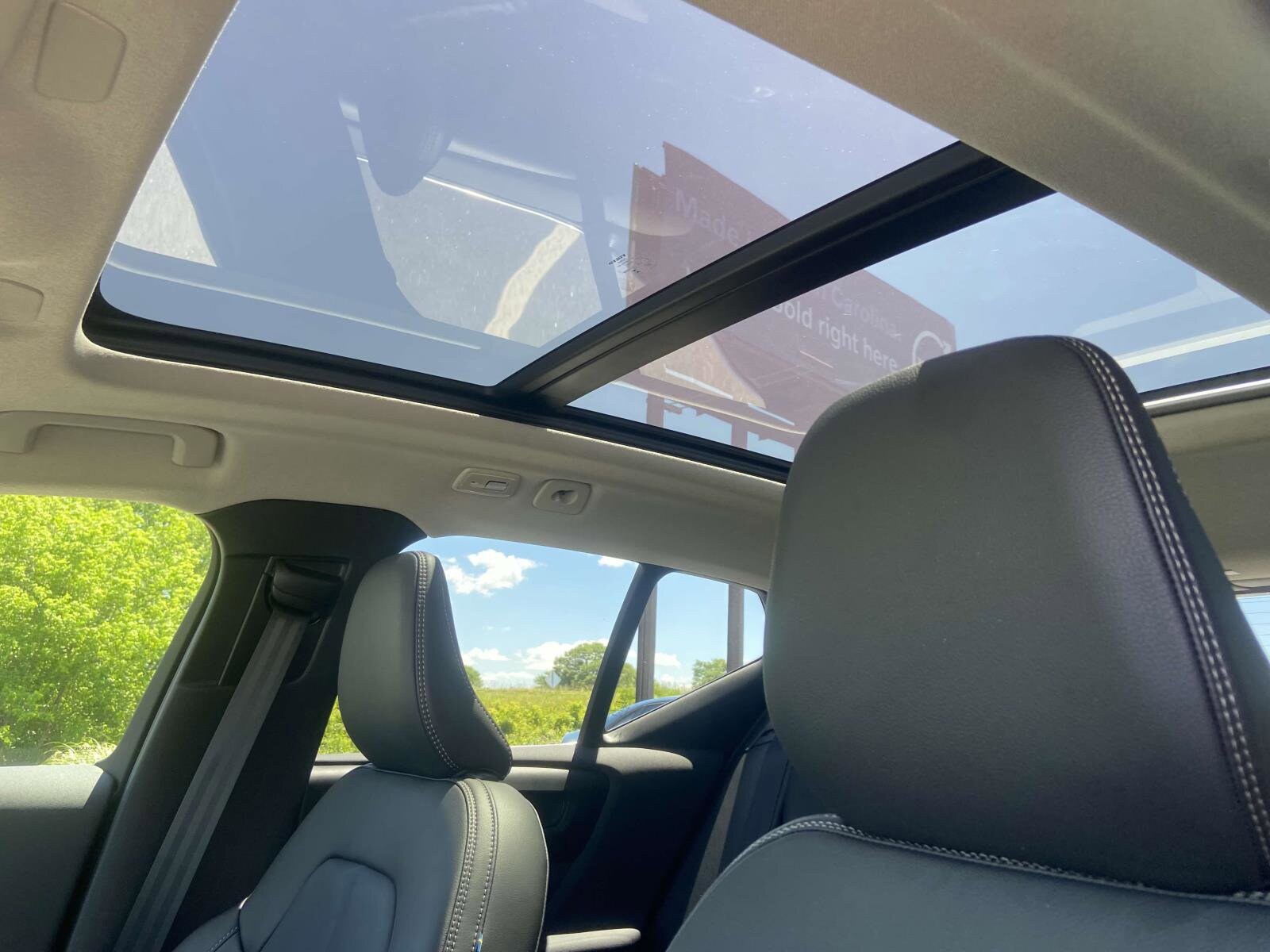 2025 Volvo XC40 Ultra - Photo 18