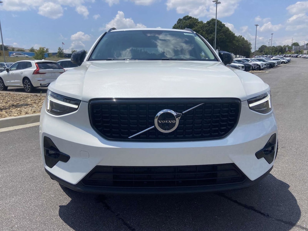 New 2026 Volvo XC40 B4 Plus SUV