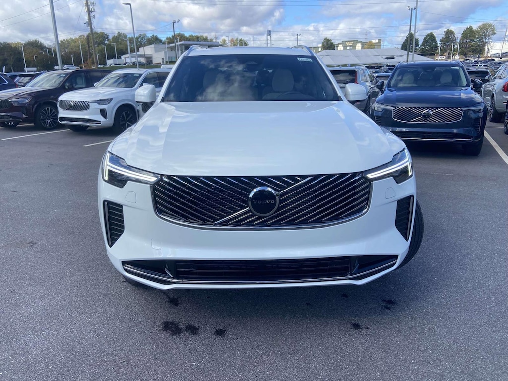 New 2026 Volvo XC90 B5 Core SUV