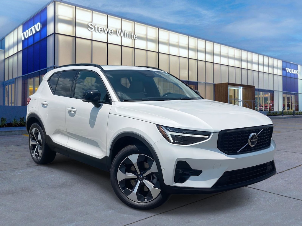 New 2026 Volvo XC40 B4 Plus SUV