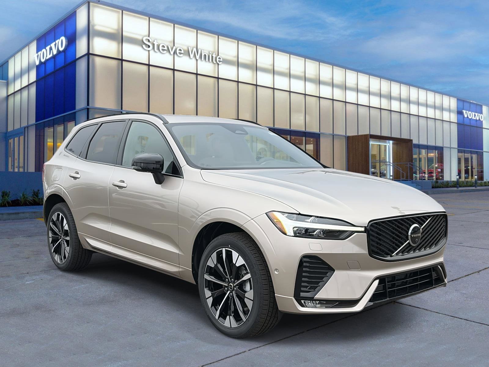 2026 Volvo XC60 Plus's photo