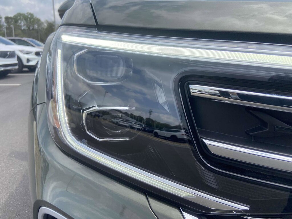 New 2025 Volkswagen Atlas 2.0T SE w/Technology 2.0T SE w/Technology FWD