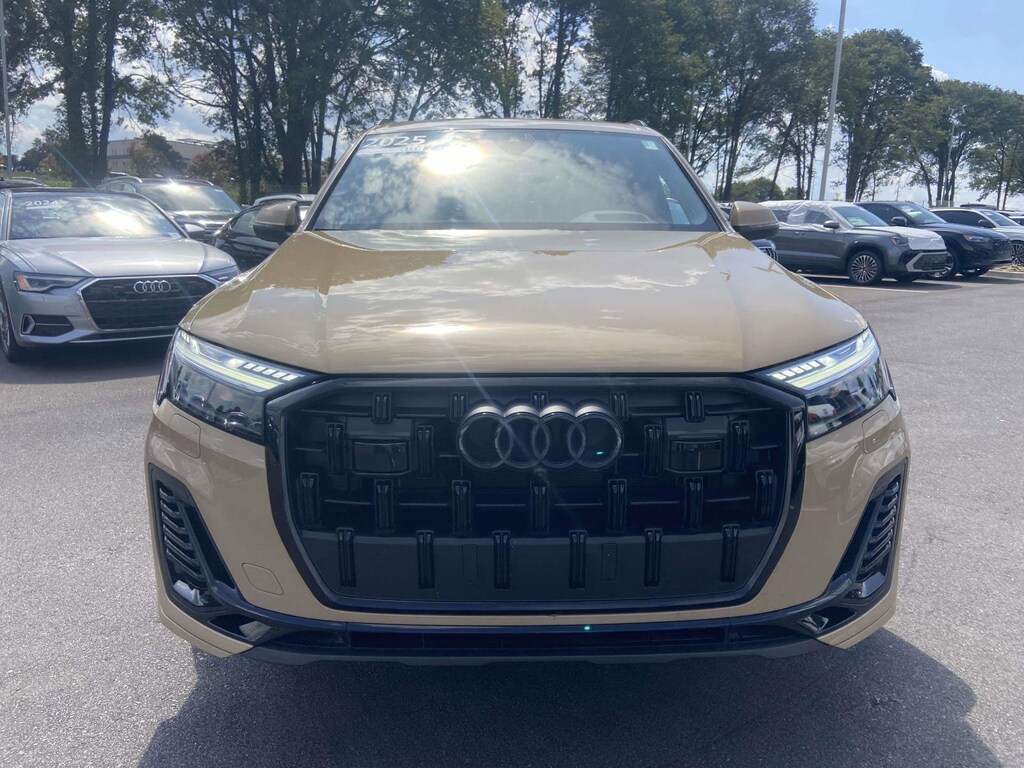 Used 2025 Audi Q7 55 Premium SUV