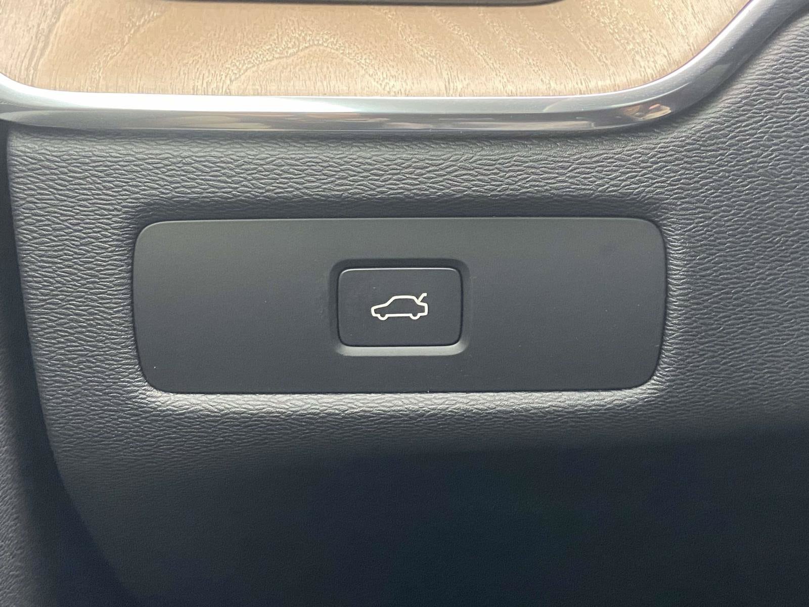 2026 Volvo XC60 Core - Photo 22