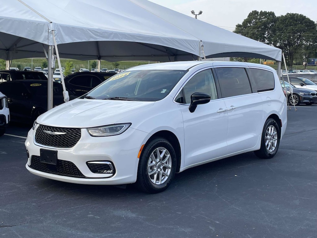 Used 2024 Chrysler Pacifica Touring L Van Passenger Van