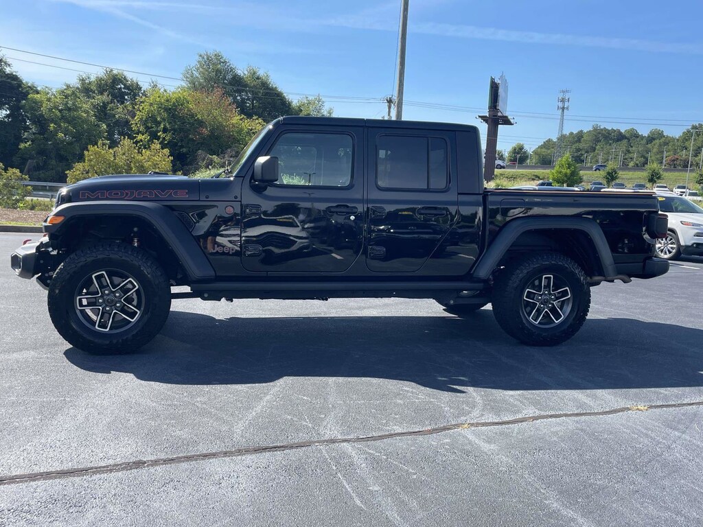Used 2024 Jeep Gladiator Mojave Truck Crew Cab