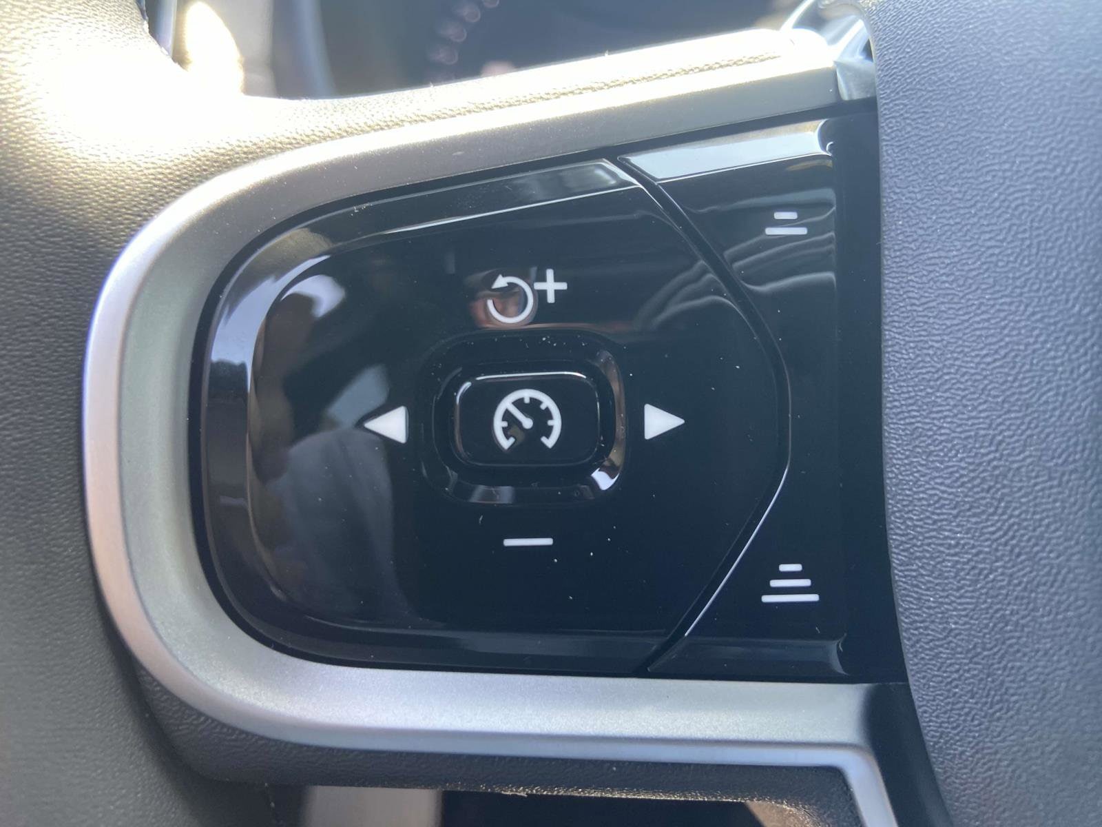 2026 Volvo XC90 Plus - Photo 24