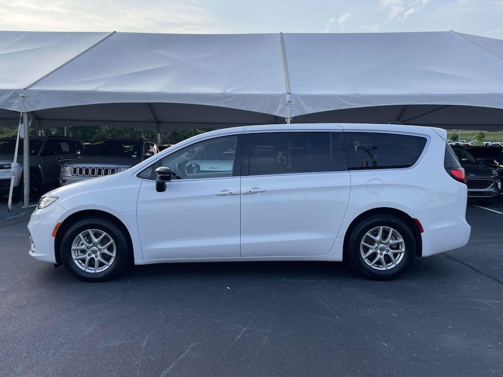 Used 2024 Chrysler Pacifica Touring L Van Passenger Van