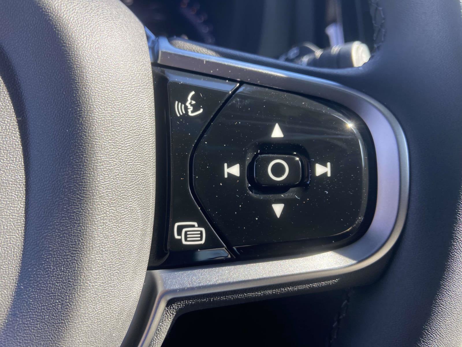 2026 Volvo XC60 Plus - Photo 24