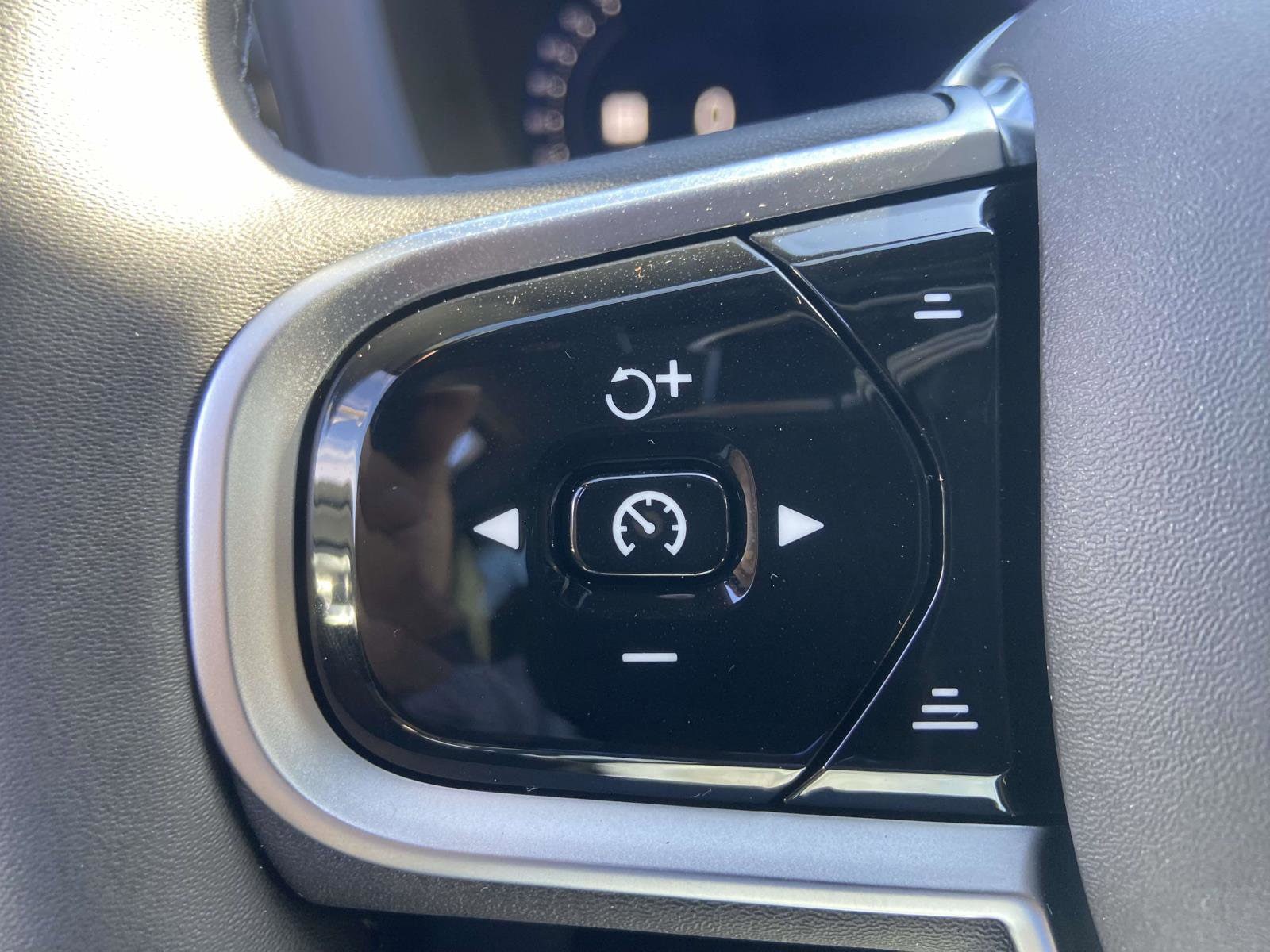 2026 Volvo XC60 Plus - Photo 23