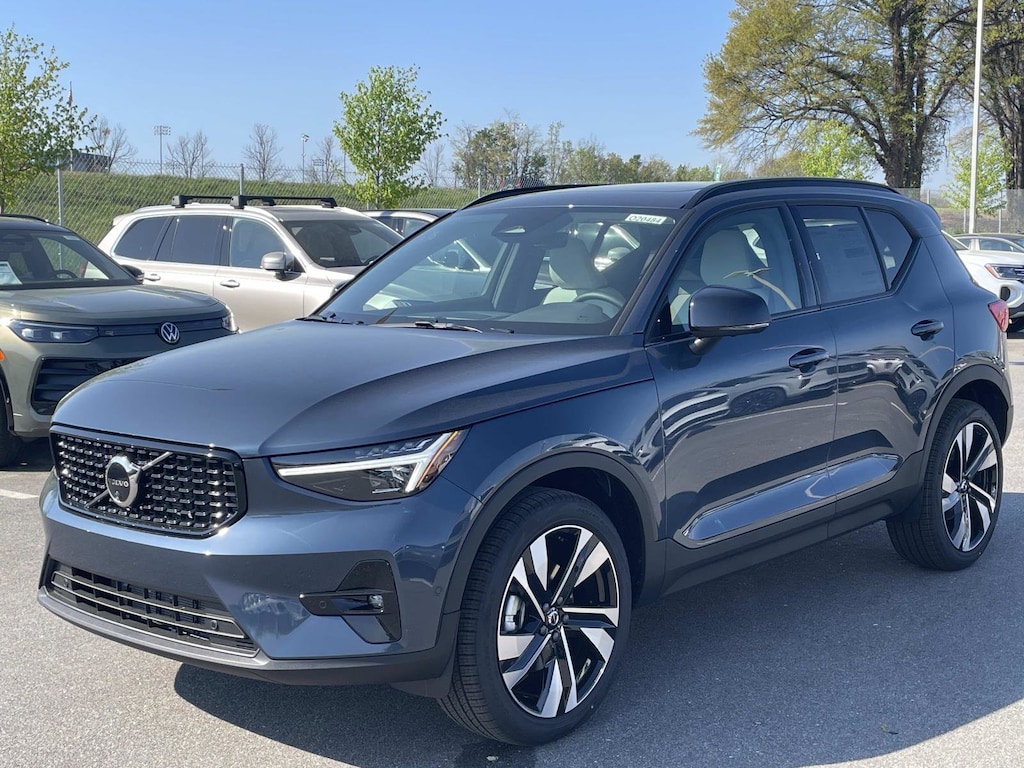 New 2026 Volvo XC40 B5 Ultra SUV