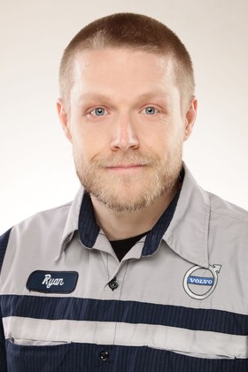 Staff member Ryan Potter from ID_8d6b1f3c24ce