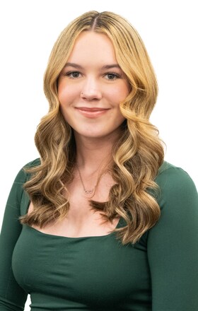 Staff member Sara Simmons from ID_8d6b1f3c24ce