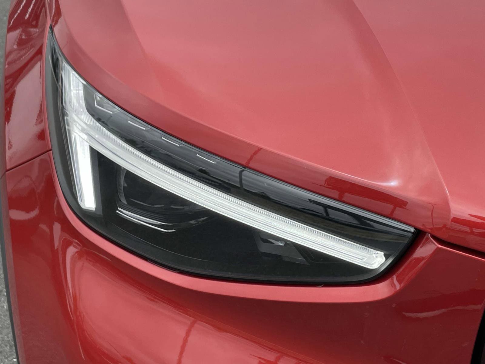 2025 Volvo XC40 Ultra - Photo 9