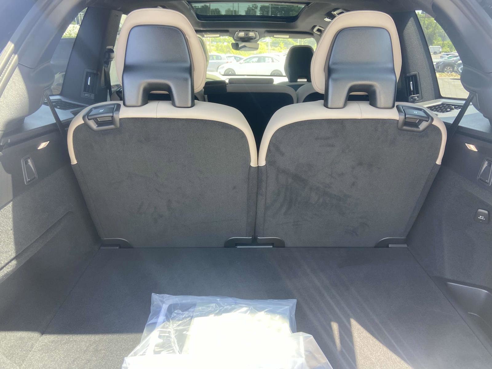 2026 Volvo XC90 Plus - Photo 12