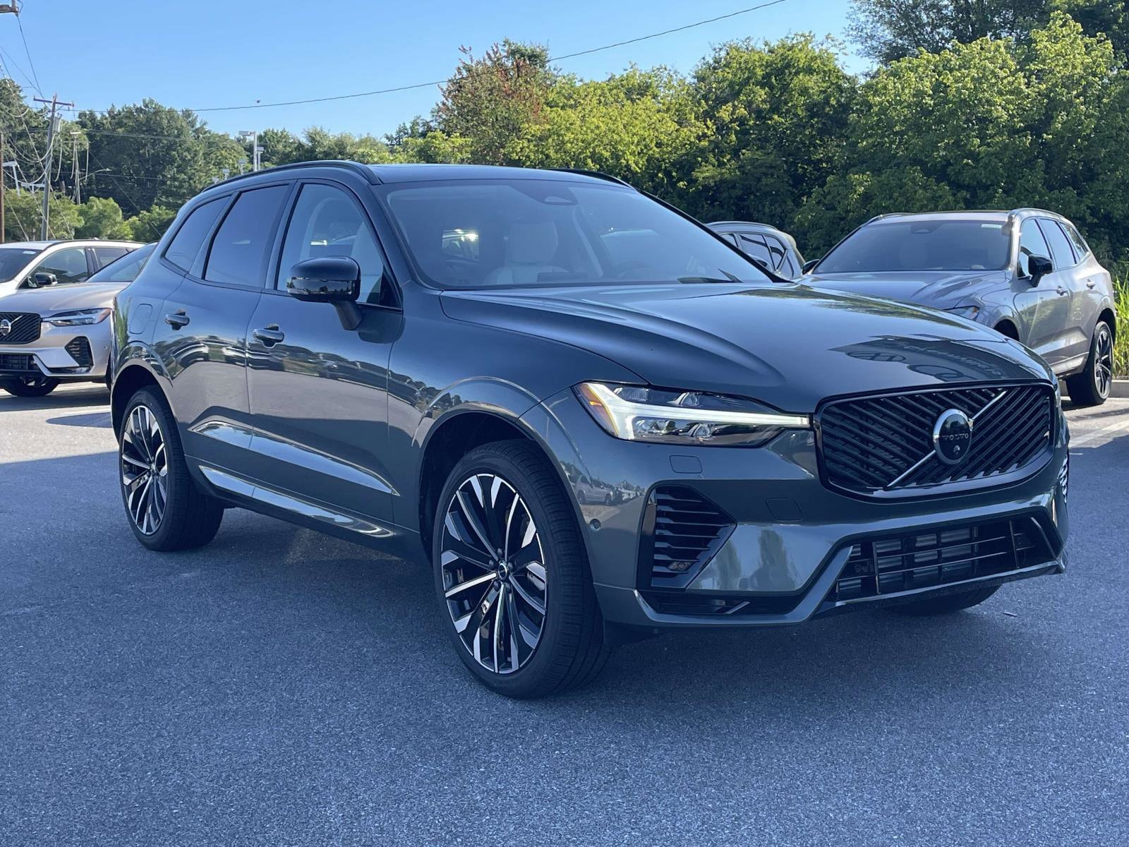 2026 Volvo XC60 T8 Ultra Dark AWD's photo