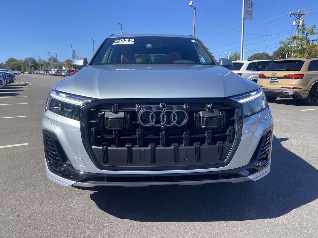 Used 2025 Audi Q7 45 Premium SUV