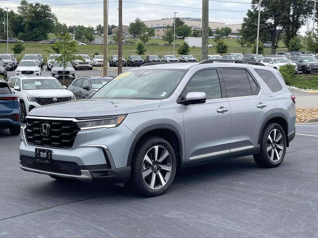 Used 2025 Honda Pilot Touring SUV
