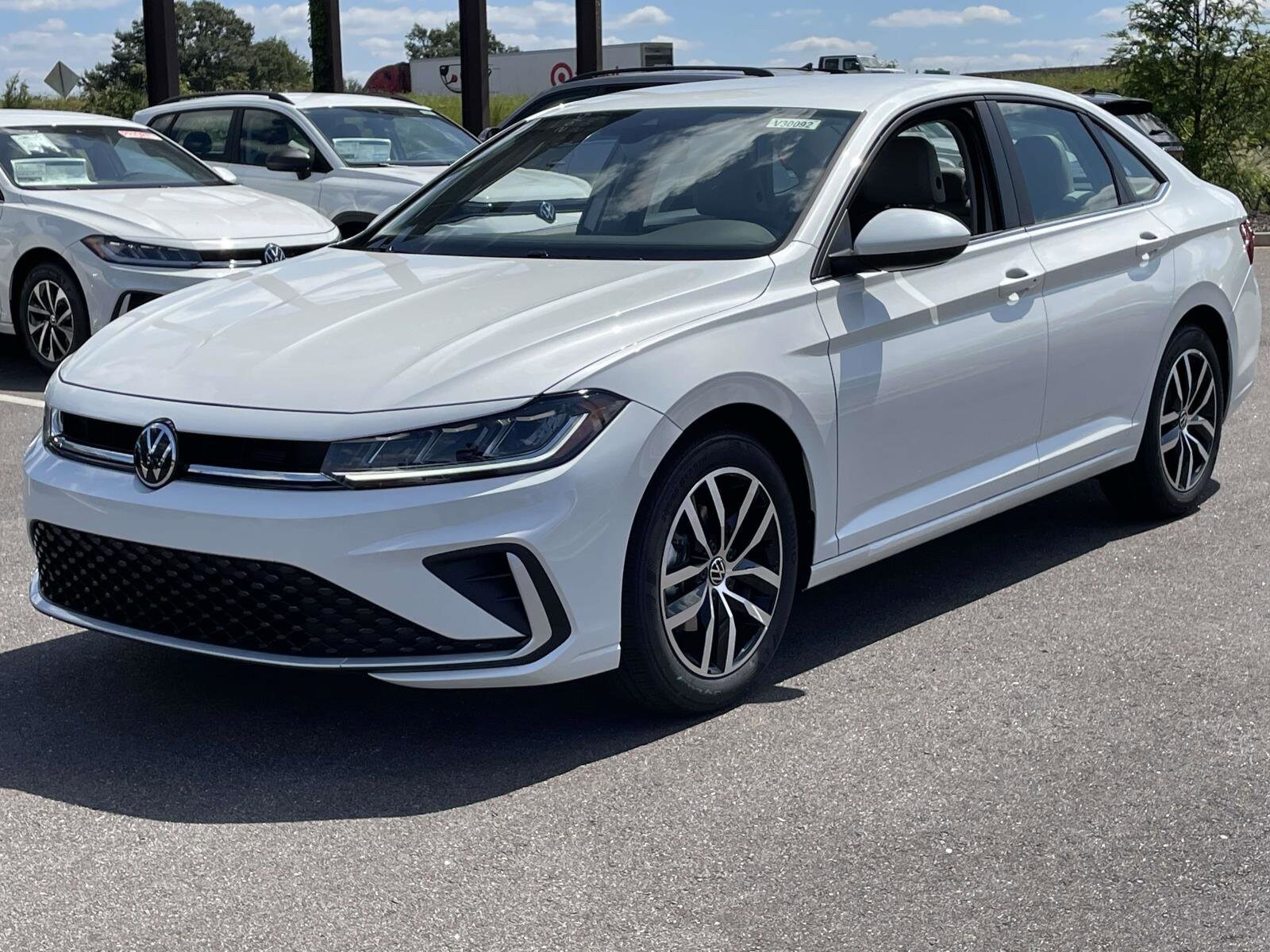 2025 Volkswagen Jetta 1.5T SE photo 3