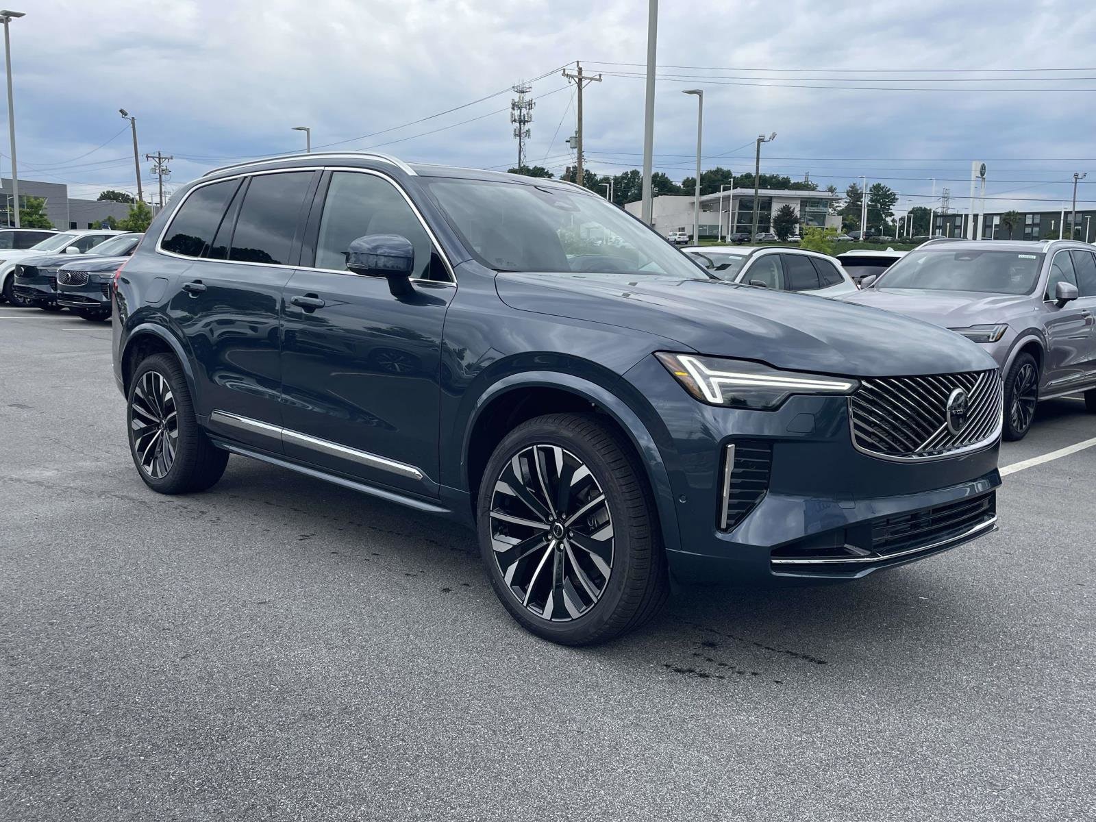 2026 Volvo XC90 T8 Recharge Plus Bright 7-Seat 4WD's photo