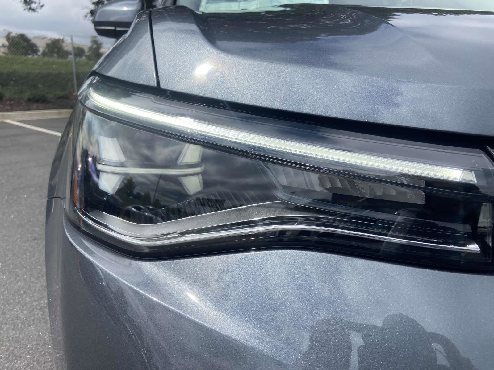 2025 Volkswagen Taos SE photo 2