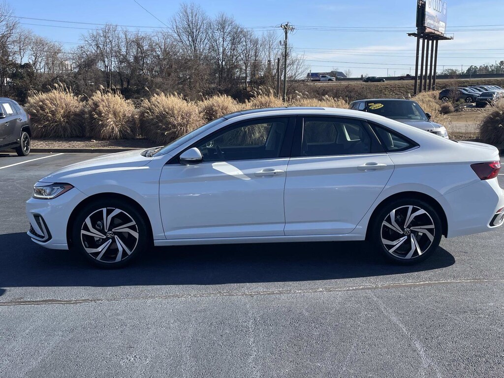 Used 2025 Volkswagen Jetta 1.5T SEL Sedan