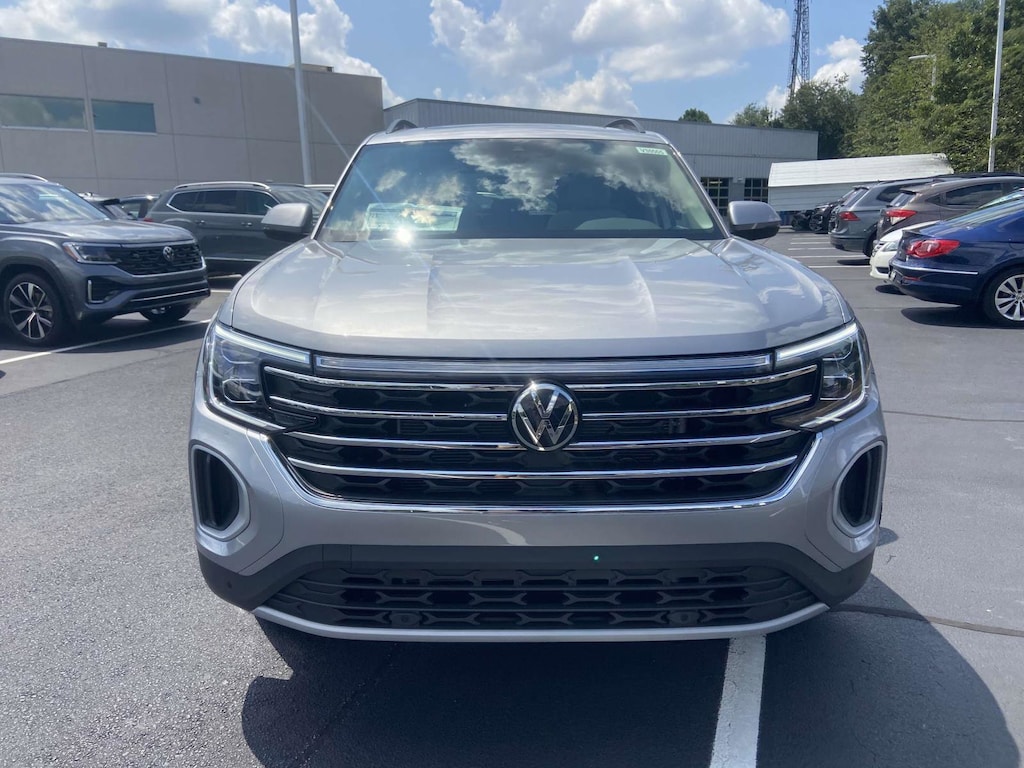 New 2026 Volkswagen Atlas 2.0T SE w/Technology 2.0T SE w/Technology FWD