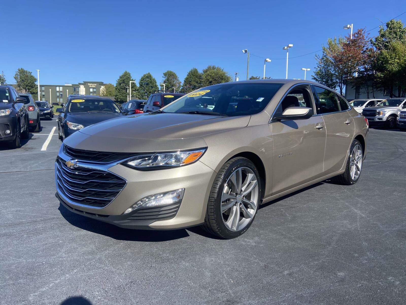 2024 Chevrolet Malibu Premier 2LT photo 3