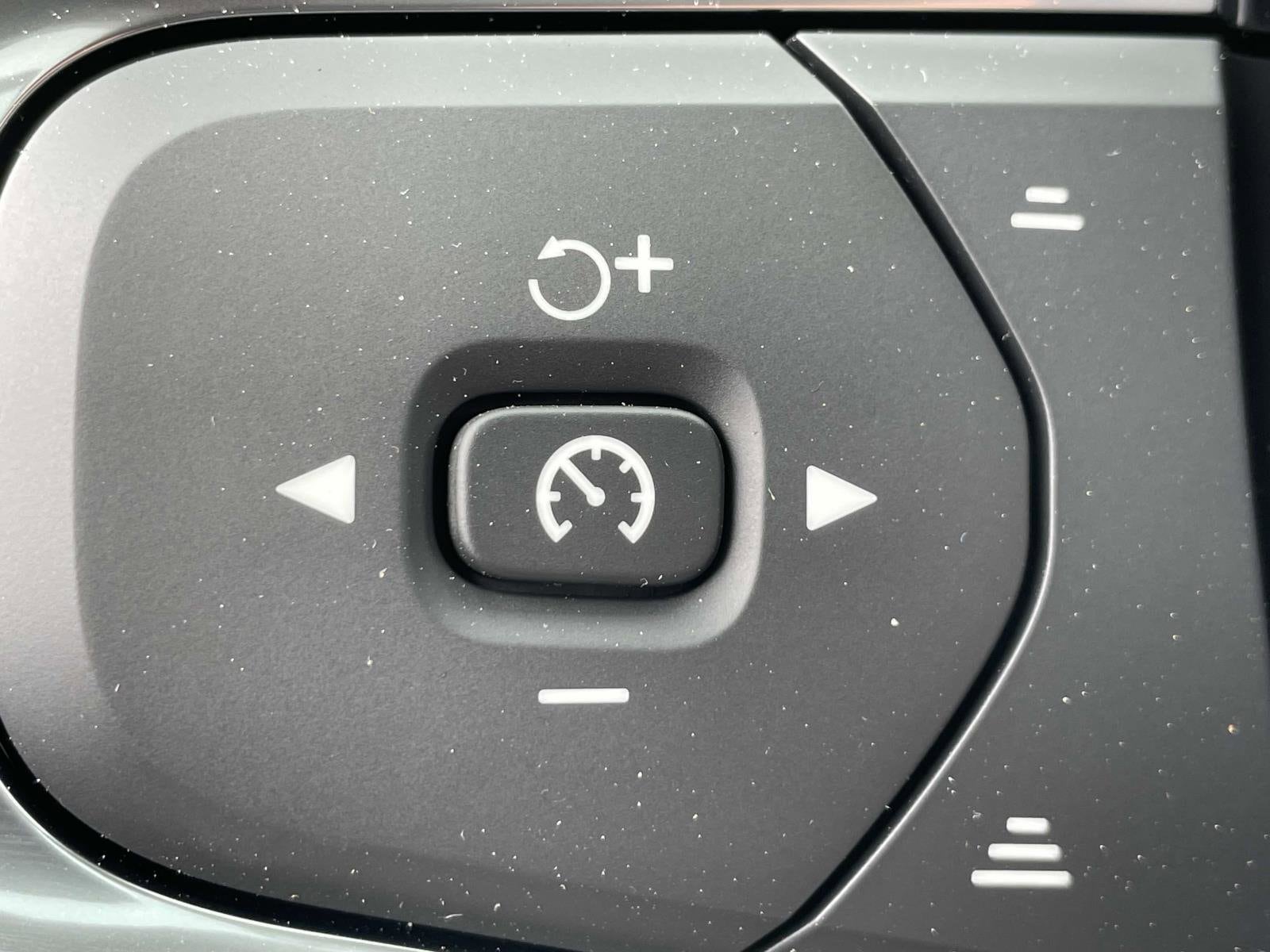 2025 Volvo XC40 Ultra - Photo 27