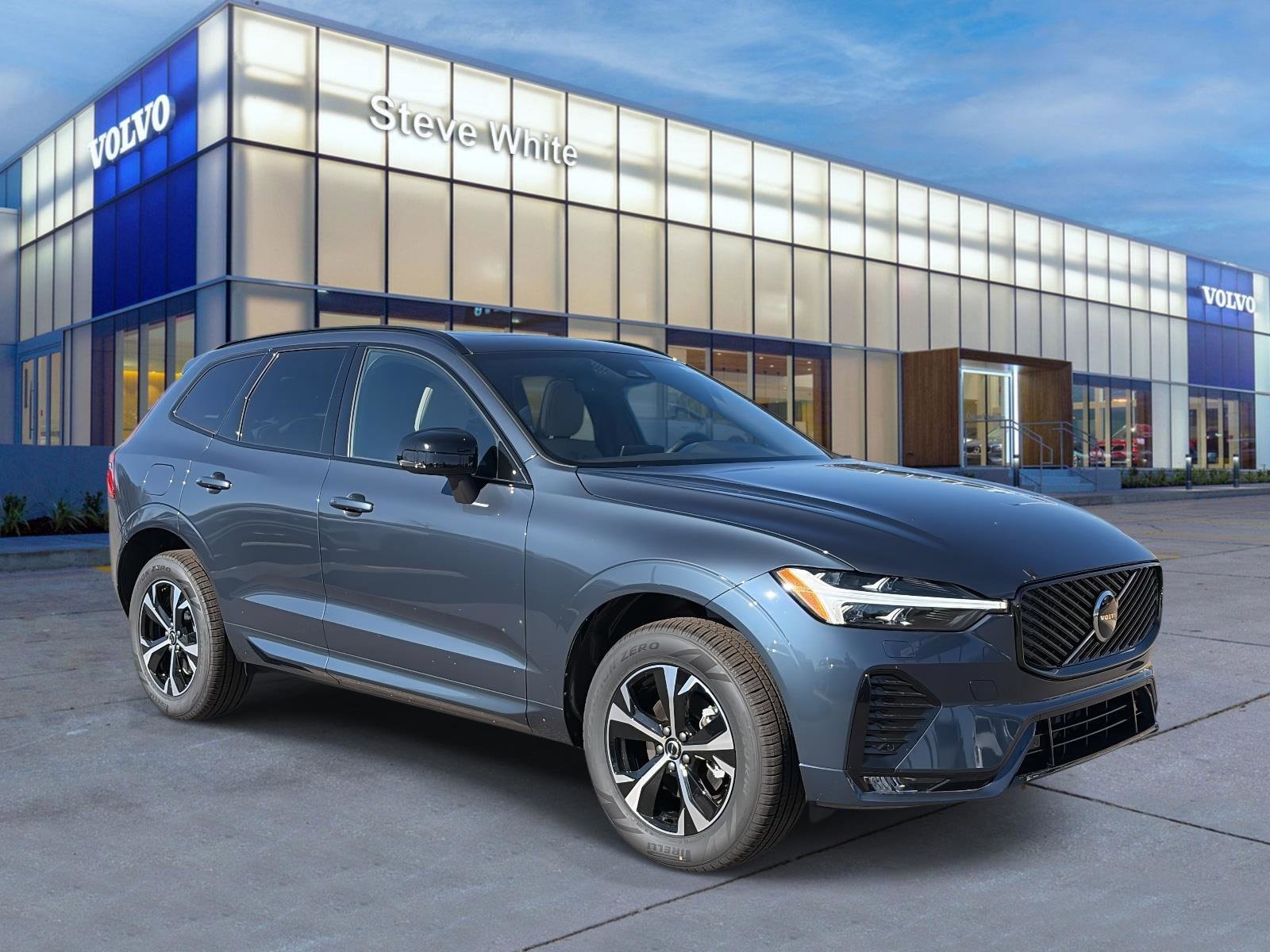 2026 Volvo XC60 Core's photo