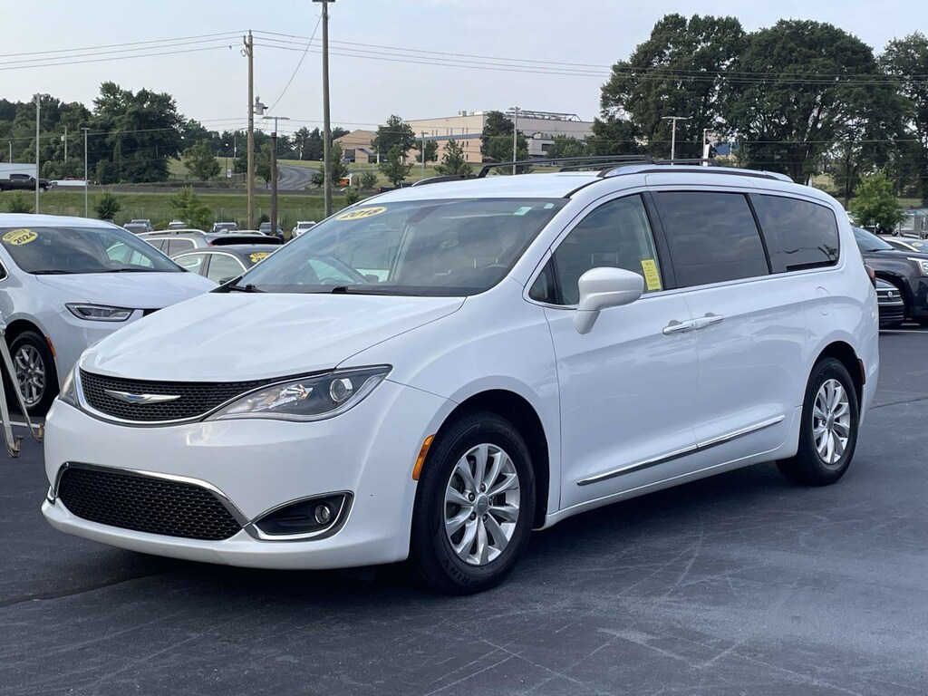 Used 2018 Chrysler Pacifica Touring L Van