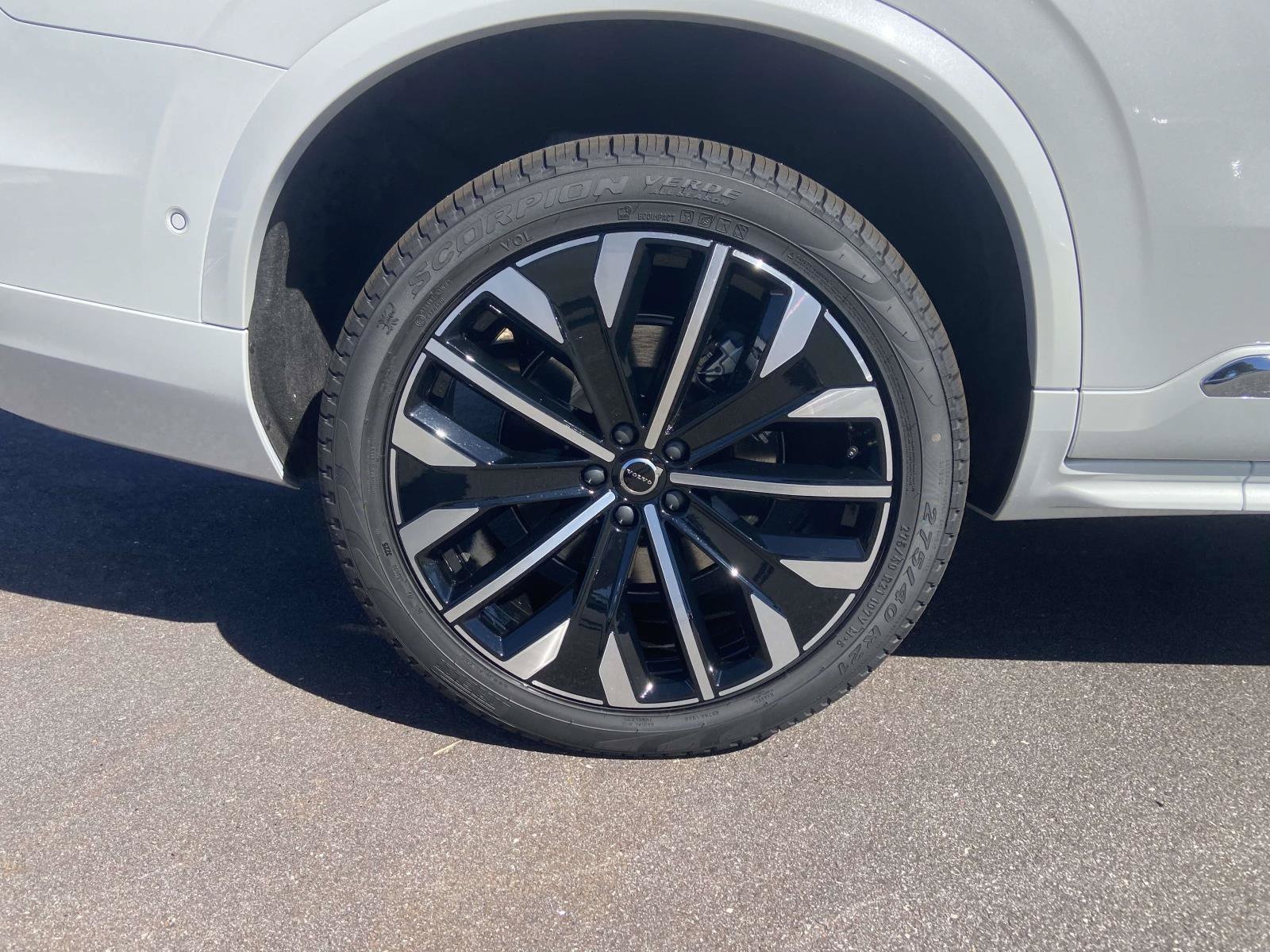 2026 Volvo XC90 Ultra - Photo 11