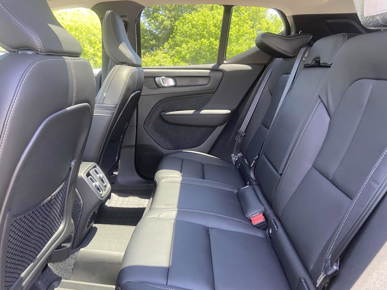 2025 Volvo XC40 Ultra - Photo 13