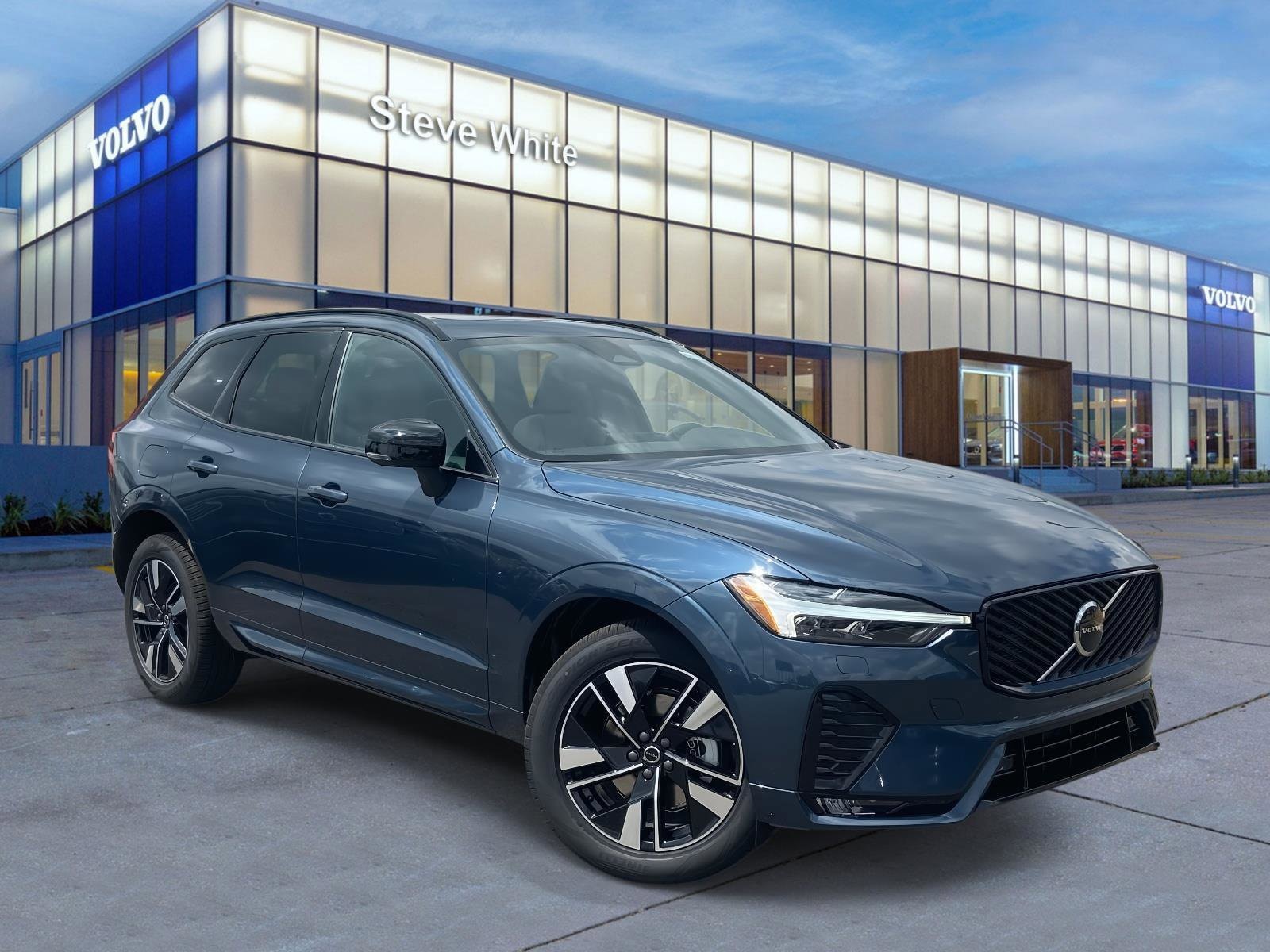 2026 Volvo XC60 Core's photo