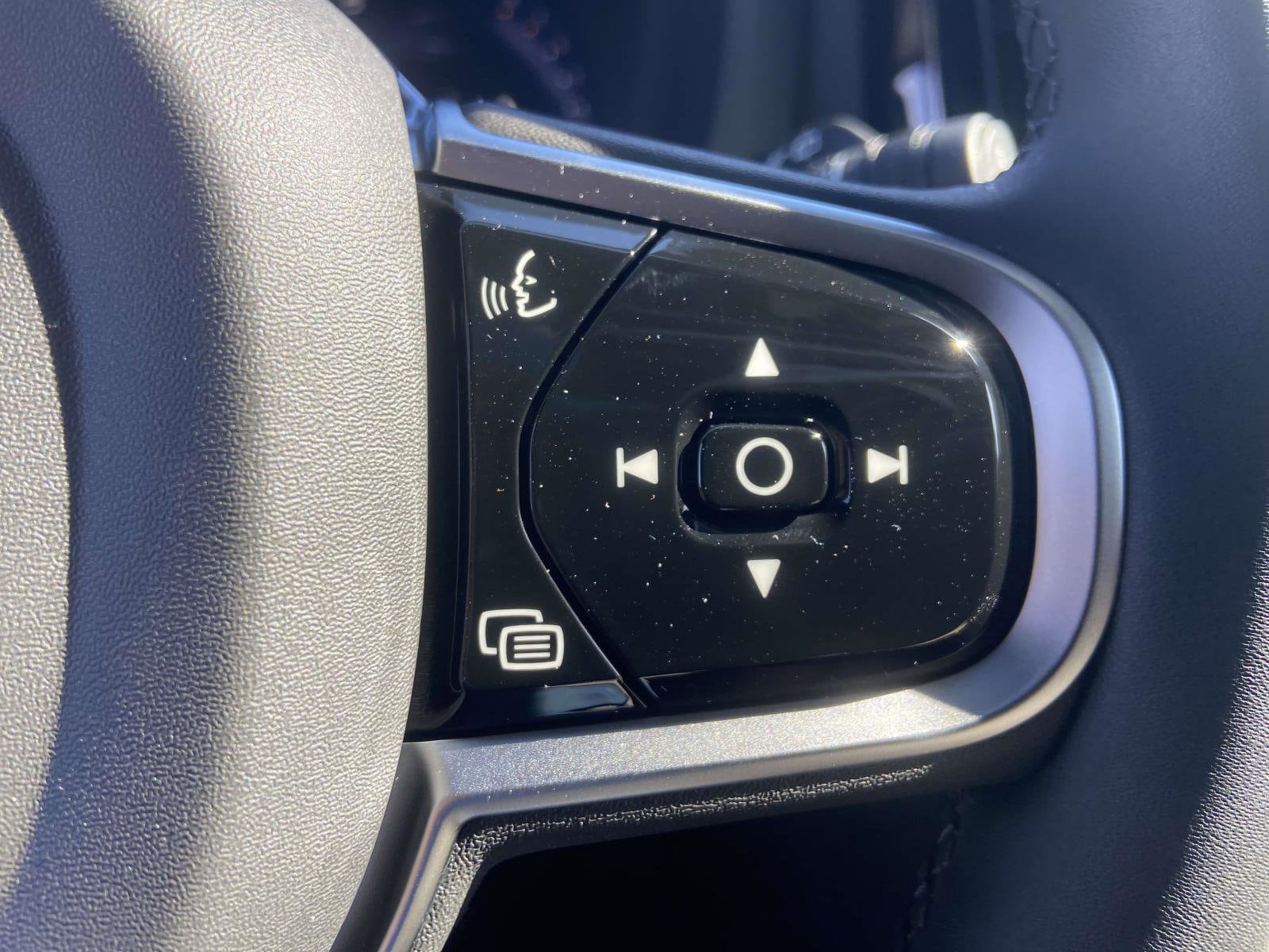 2026 Volvo XC60 Plus - Photo 24