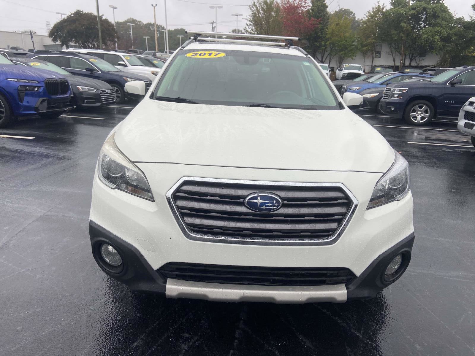 2017 Subaru Outback 3.6R Touring photo 2