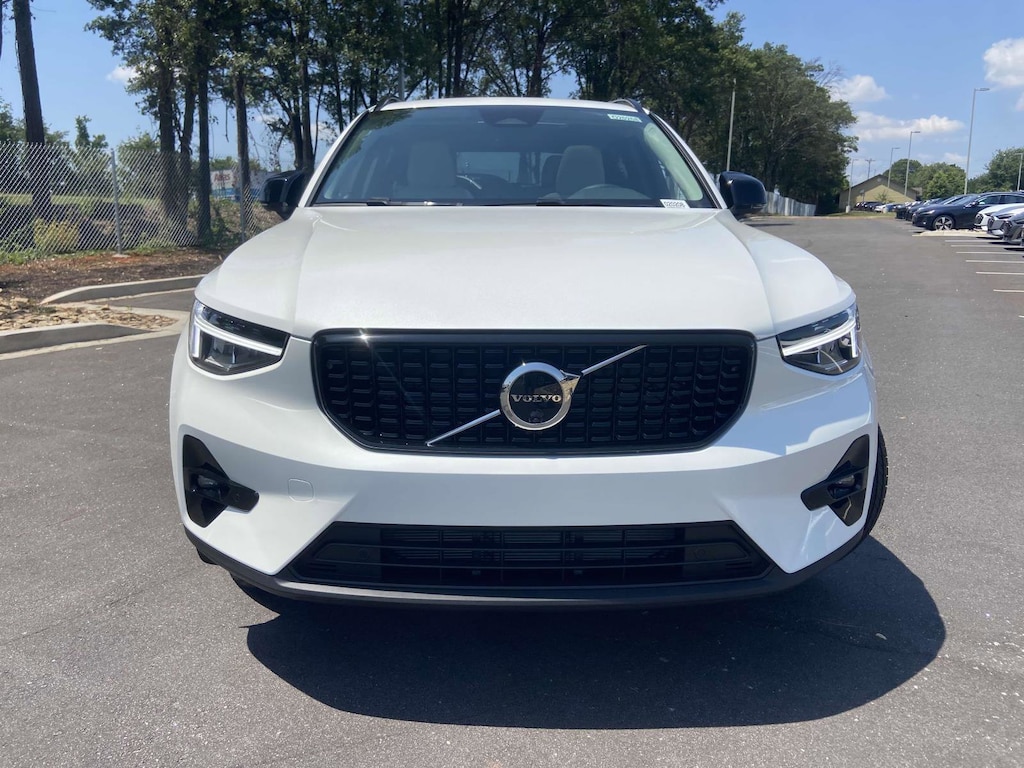 New 2026 Volvo XC40 B5 Plus SUV
