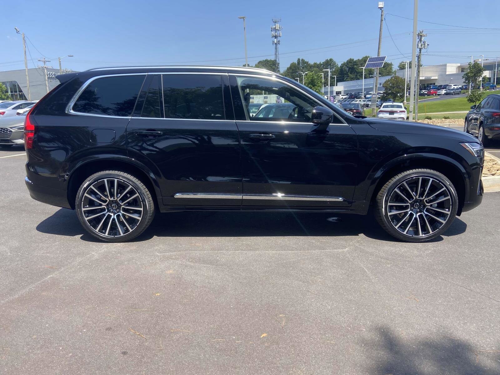 2026 Volvo XC90 Plus - Photo 10