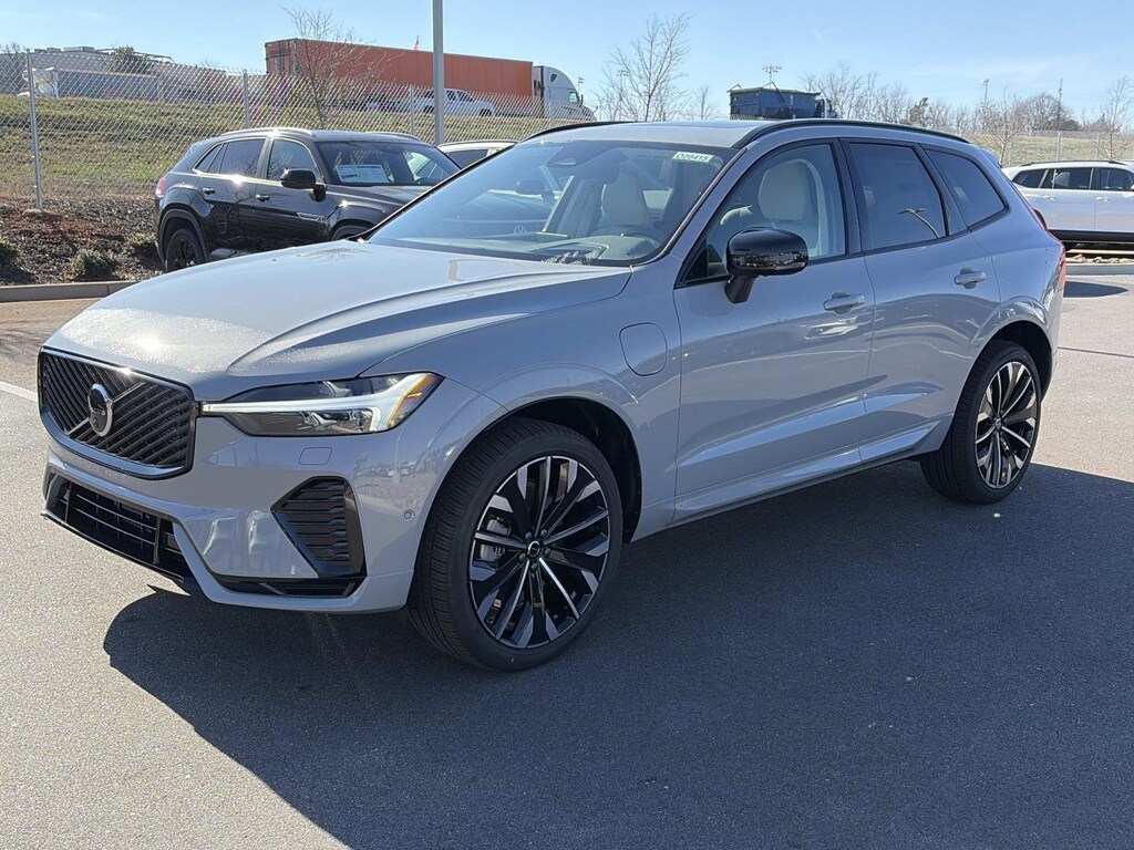 New 2026 Volvo XC60 plug-in hybrid T8 Ultra SUV