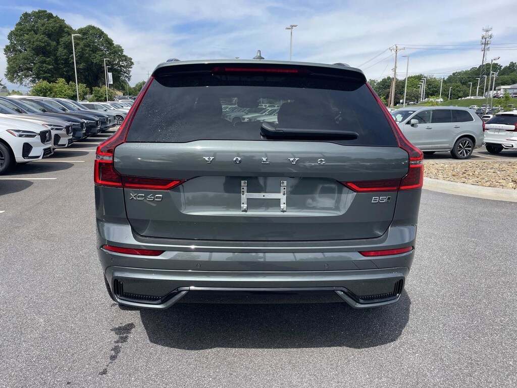 New 2026 Volvo XC60 B5 Core SUV
