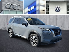 2023 Nissan Pathfinder Platinum SUV