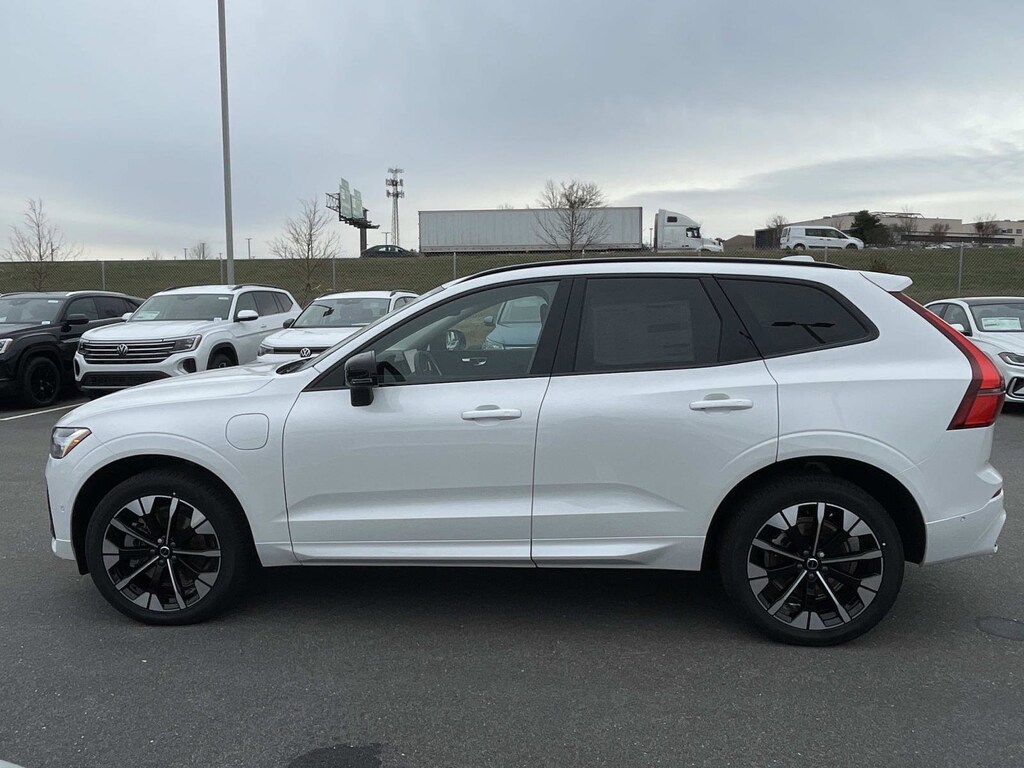 New 2026 Volvo XC60 plug-in hybrid T8 Plus SUV