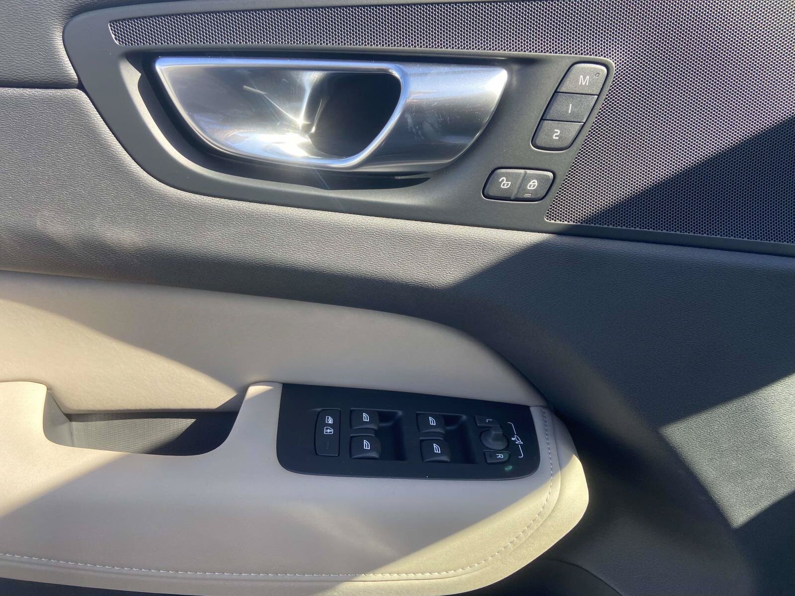 2026 Volvo XC60 Plus - Photo 20