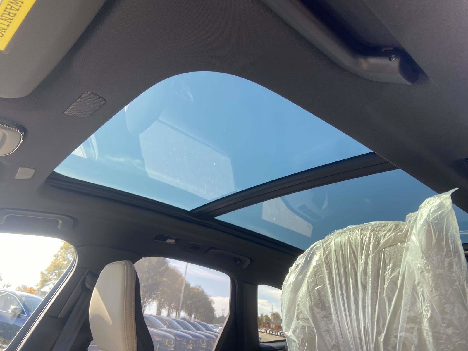 2026 Volvo XC60 Plus - Photo 19