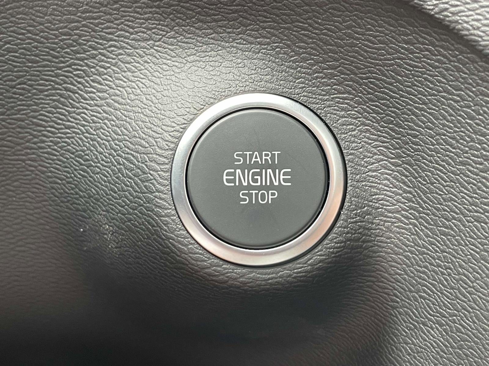 2025 Volvo XC40 Ultra - Photo 25