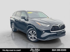 2022 Toyota Highlander XLE SUV