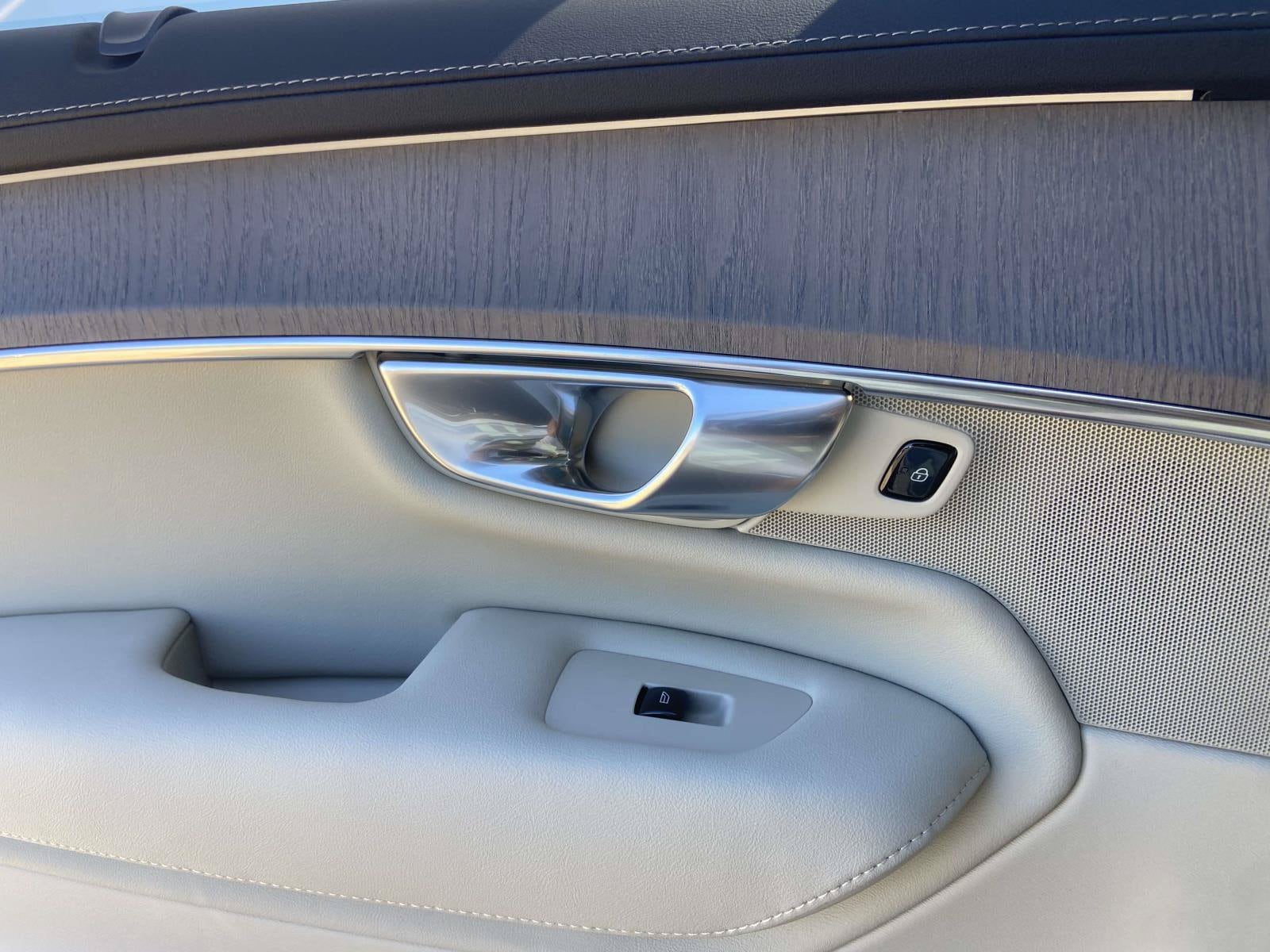 2026 Volvo XC90 Ultra - Photo 16