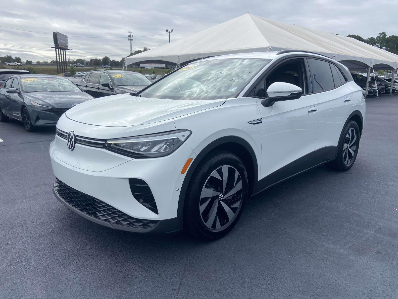 2024 Volkswagen ID.4 Pro photo 3