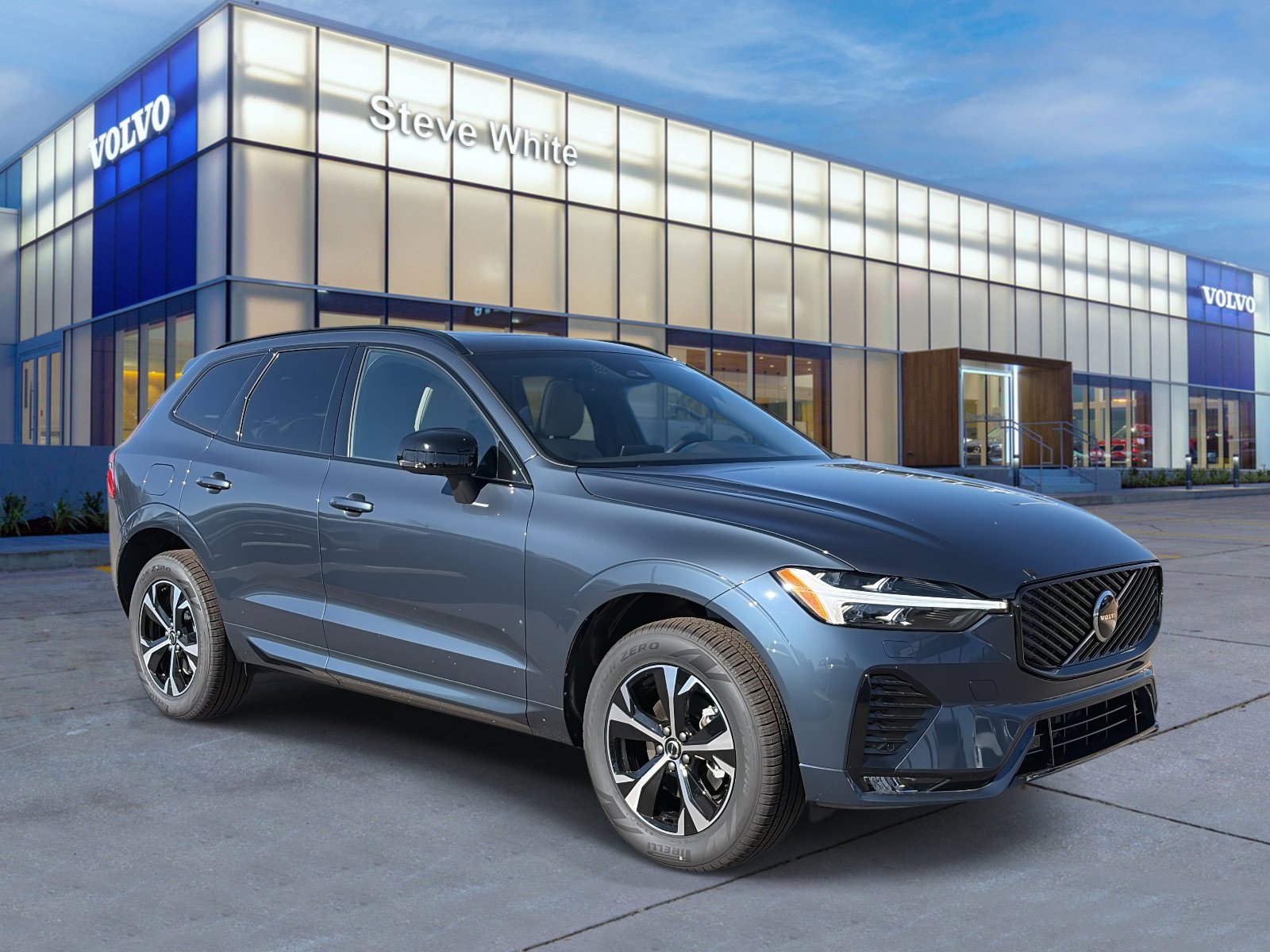 2026 Volvo XC60 Core's photo