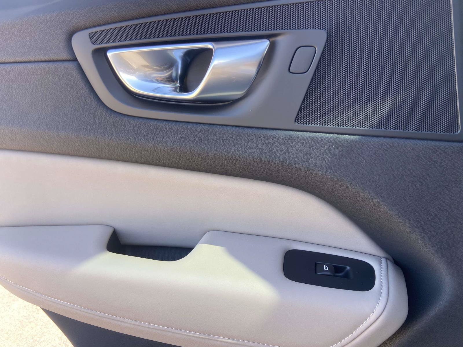 2026 Volvo XC60 Plus - Photo 16